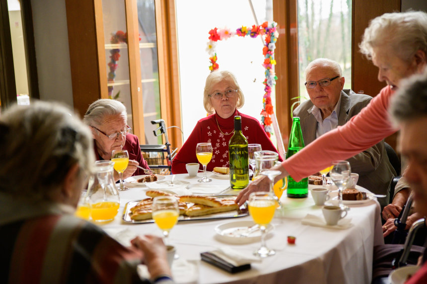 00000236 doma 20za 20starije 20proslava 20rodendana 2 63f4c10e25a2e 860xr