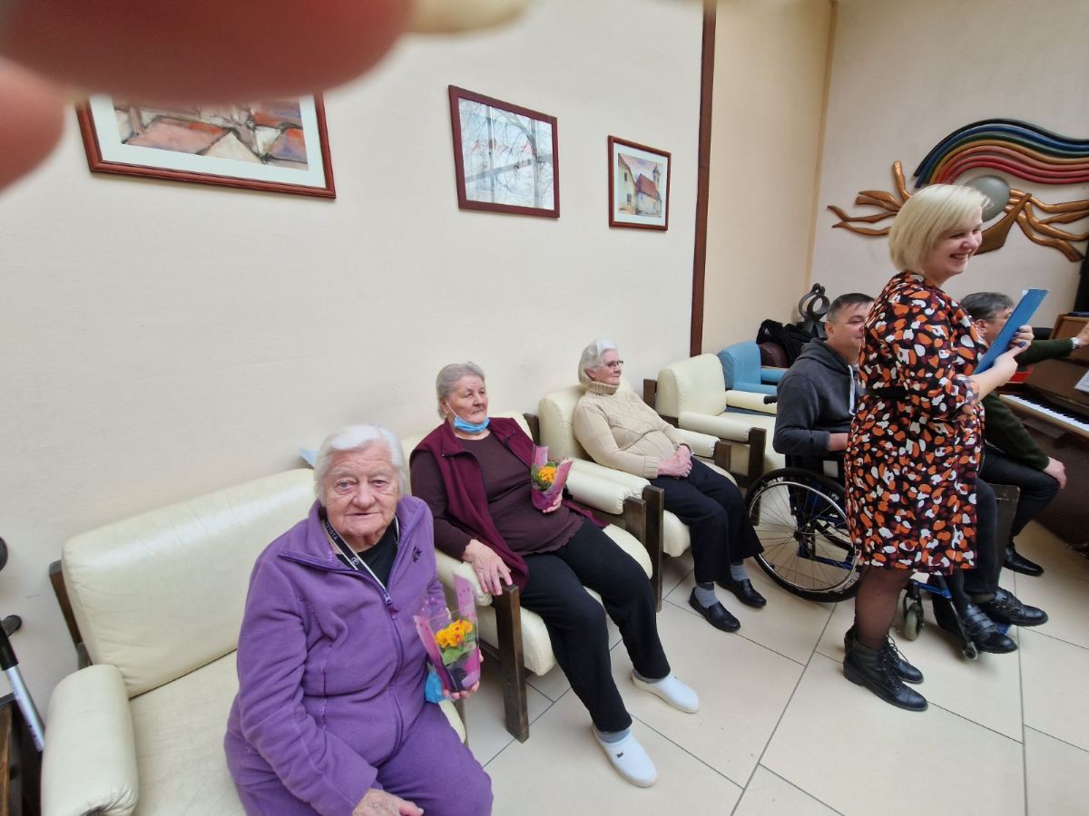 00000256 img 9b5387d93b590d8869593a2800fb83fd v 00000256 img 9b5387d93b590d8869593a2800fb83fd v