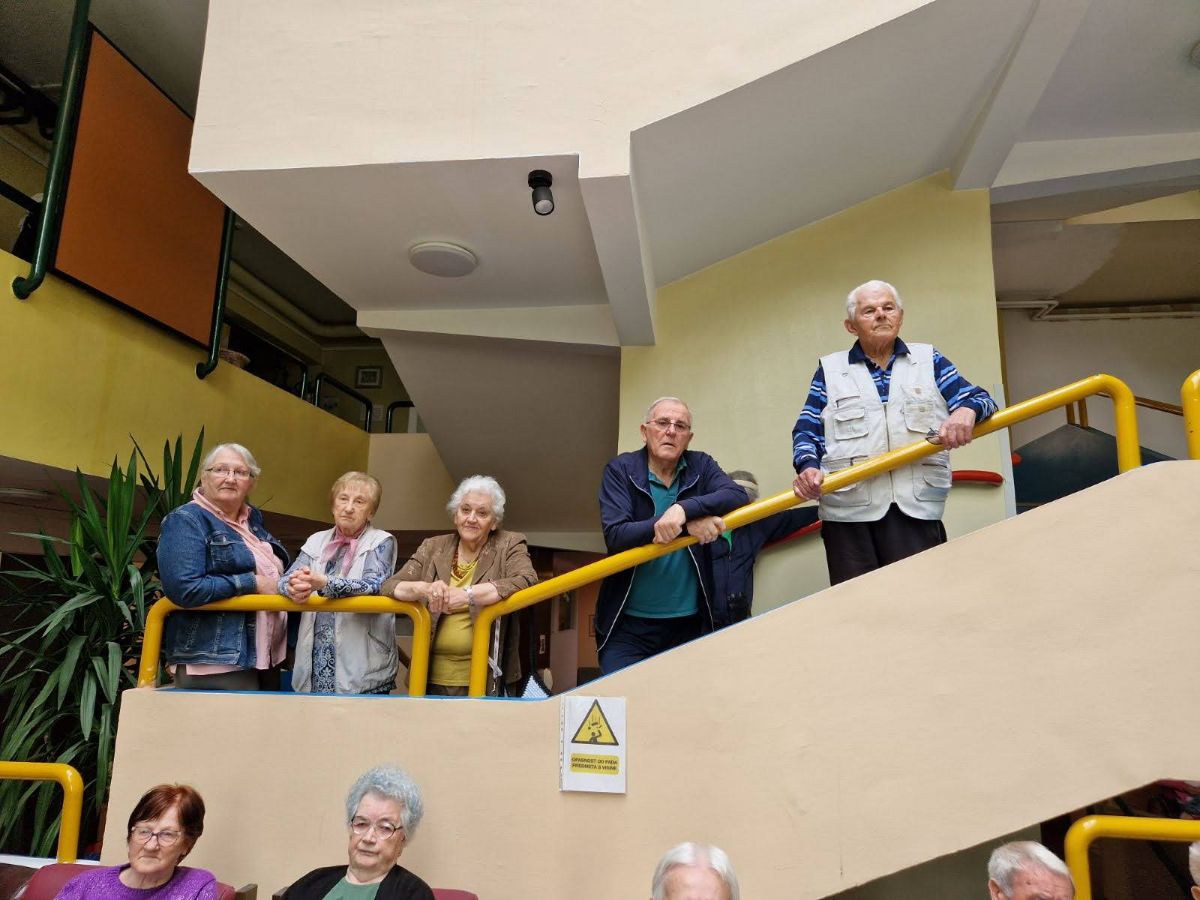 00000352 img 5ac245eb454ed9df784d18cfc7a478ed v