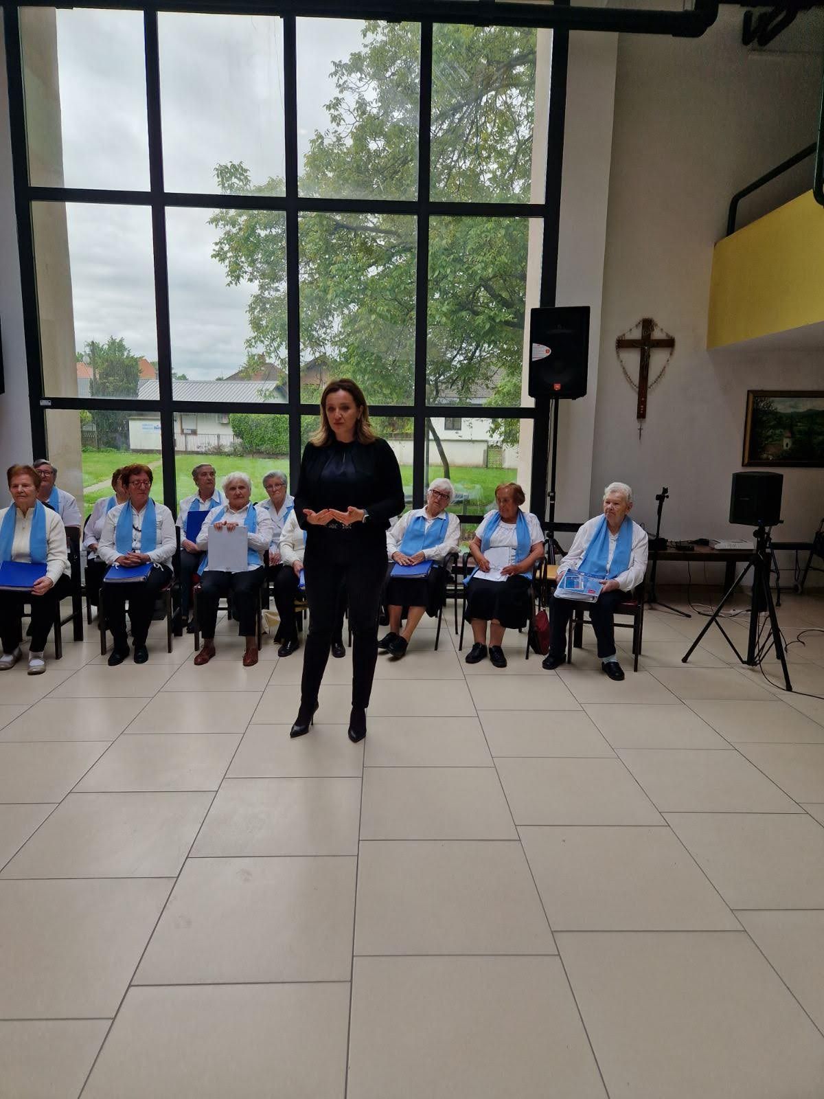 00000354 img 7fc0e35592f48b25aab85f505cd4b6bf v