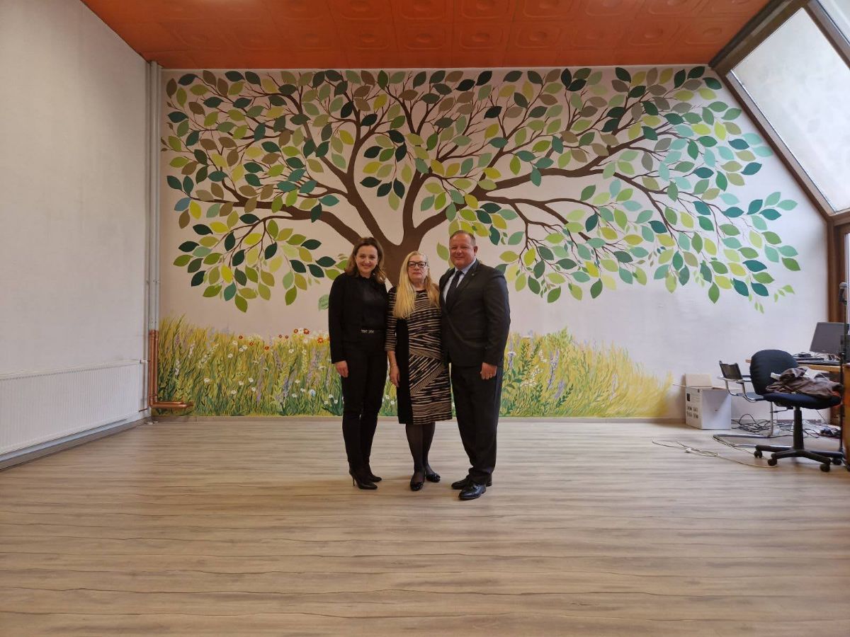 00000355 img 9b8a4988485e26ec3a58529cf3604479 v