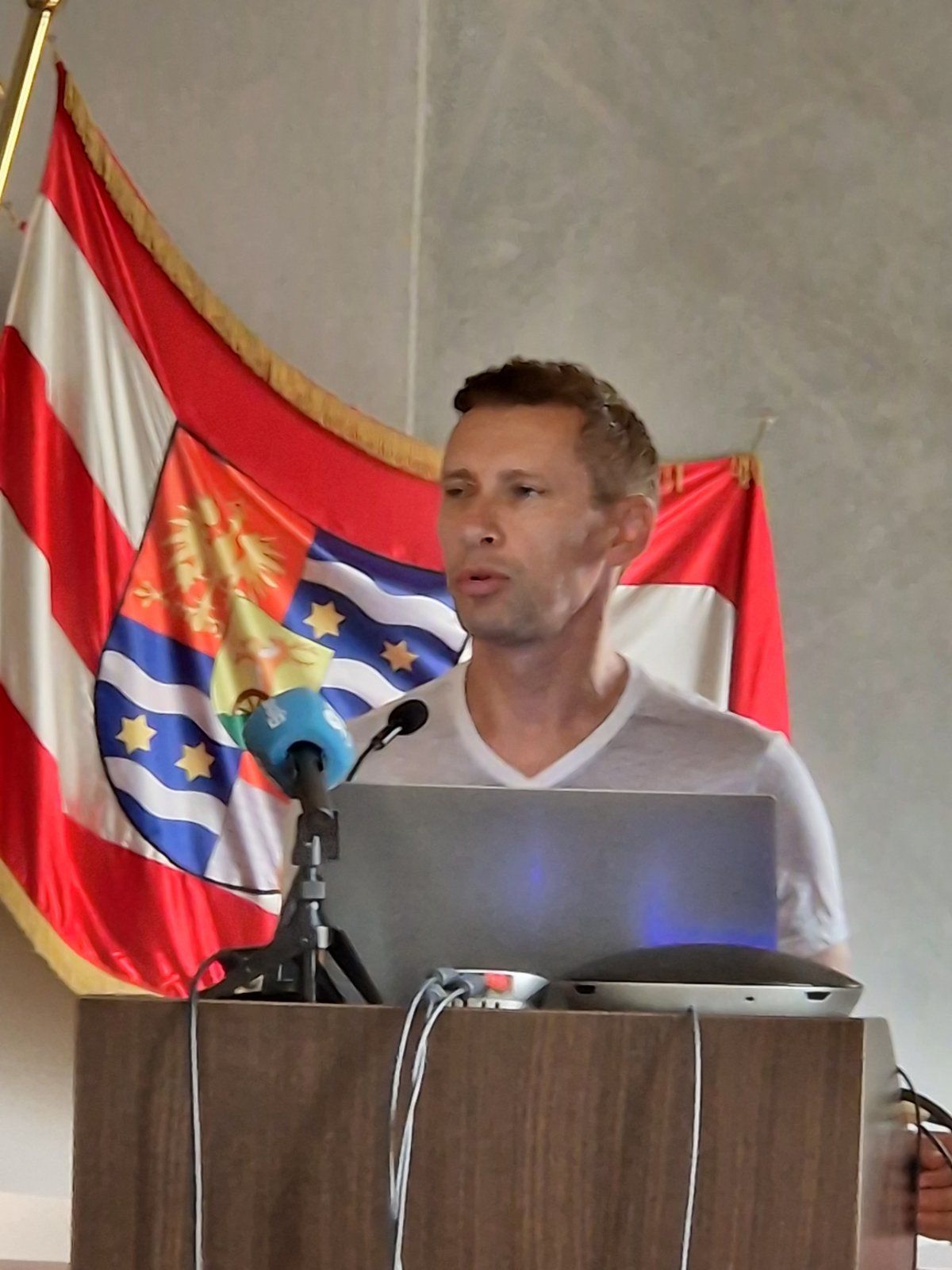 00000390 img b744062001a70d4b47279029d5e4b714 v