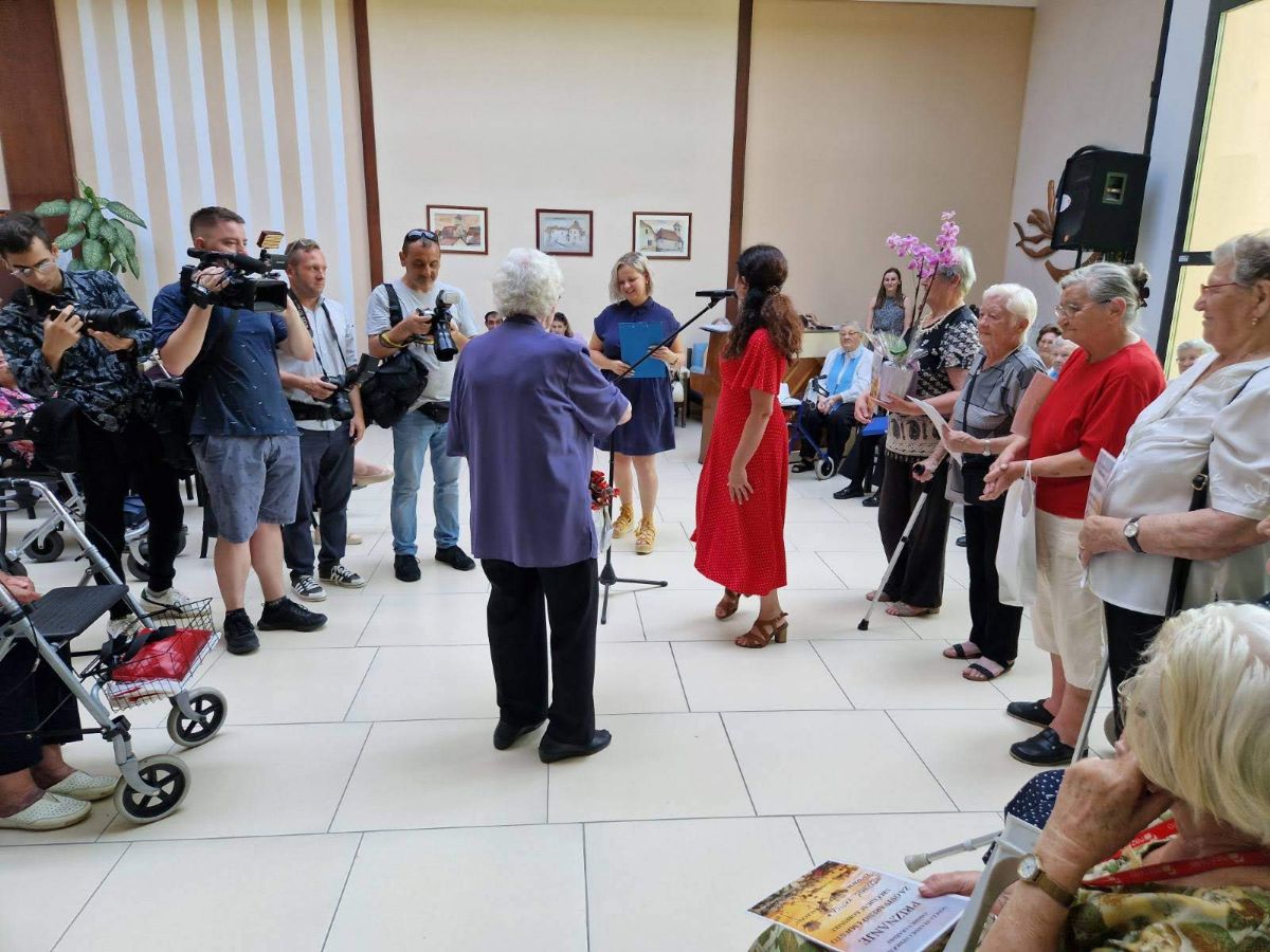 00000399 img 75fdacec8efb635ea958407c85a42c2d v