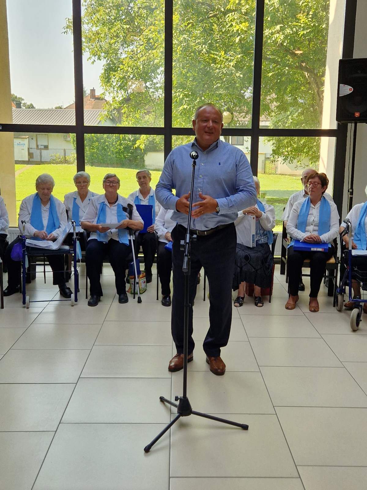 00000402 img a82cb70e1e437ae95d8724f88c3fa287 v