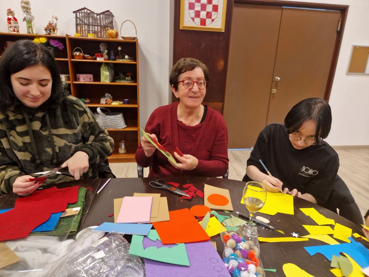 00000476 img b07c6557c4877714717fede8593e3b1b v