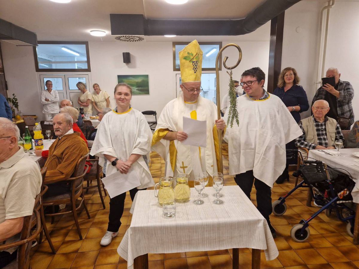 00000594 img 1fe14ce68fd7e10d25bfe782a24b71e2 v