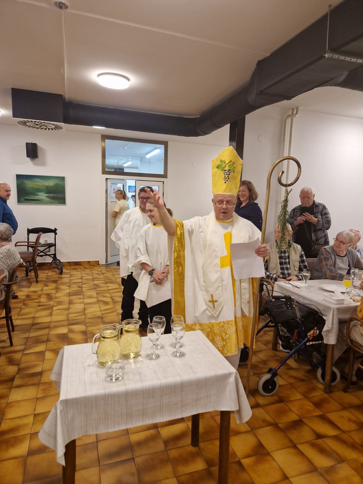 00000595 img 4b002ed6d7287b3fd87cfada65fac7a0 v