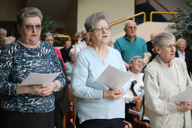 00000701 1 4 00000701 1 4