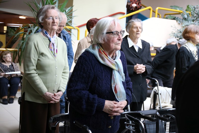 00000702 1 3 00000702 1 3