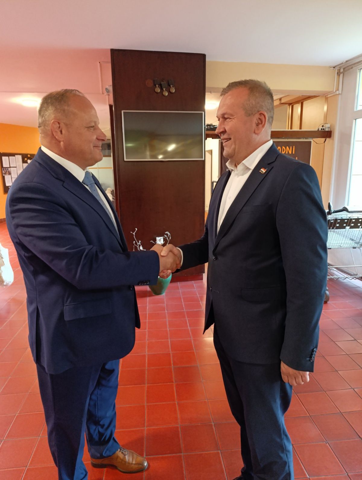 00000757 img 3c8d91885dc80c06538d7caaaf425df8 v 00000757 img 3c8d91885dc80c06538d7caaaf425df8 v