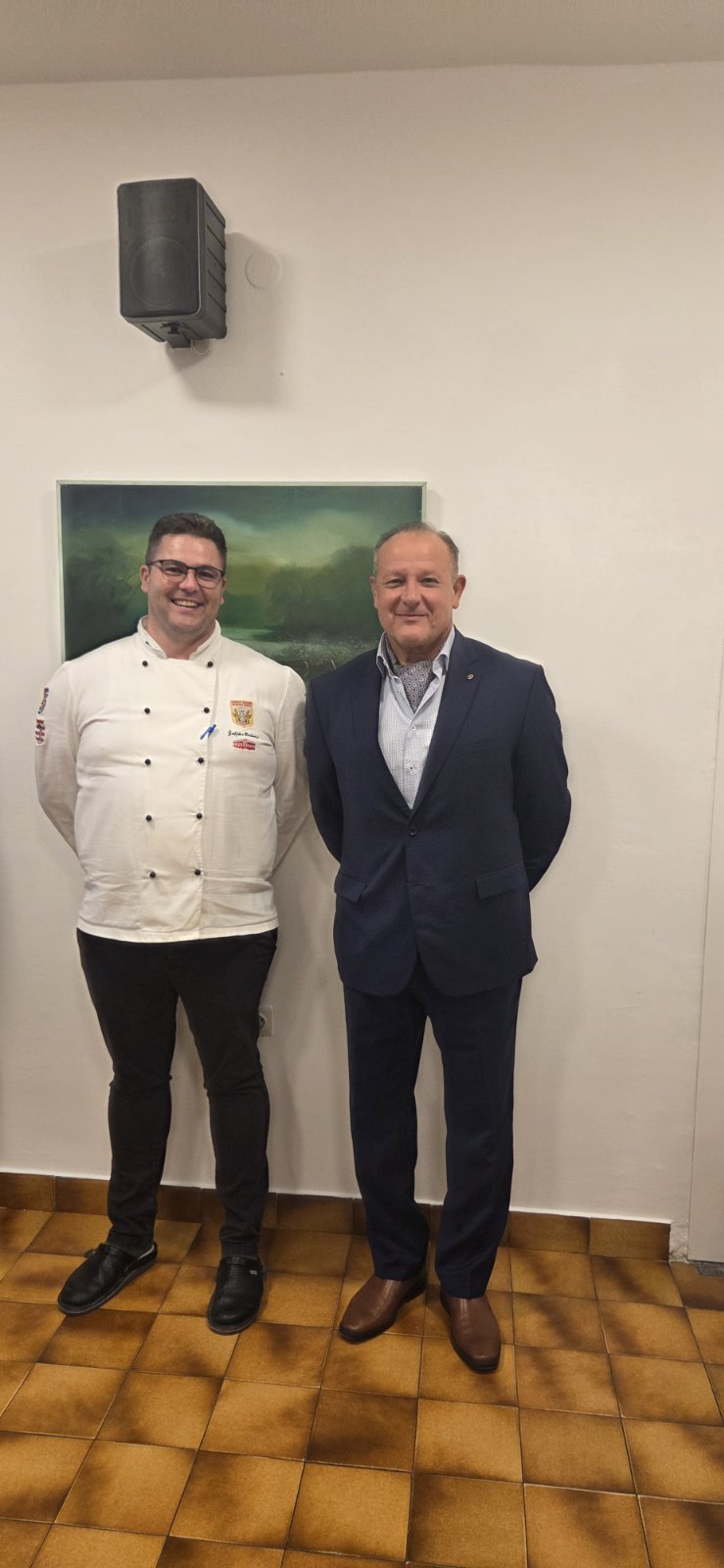 00000846 img 2fd40dfb47a4f0d9d319bc8565497844 v