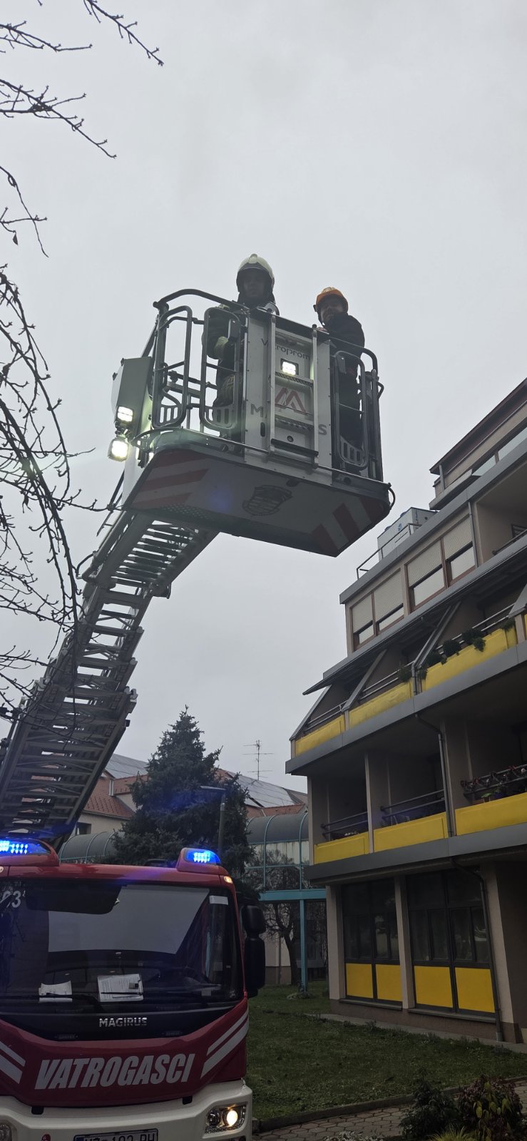 00000900 img b2557bd4aacefb3cdbd61e05188bc2d9 v