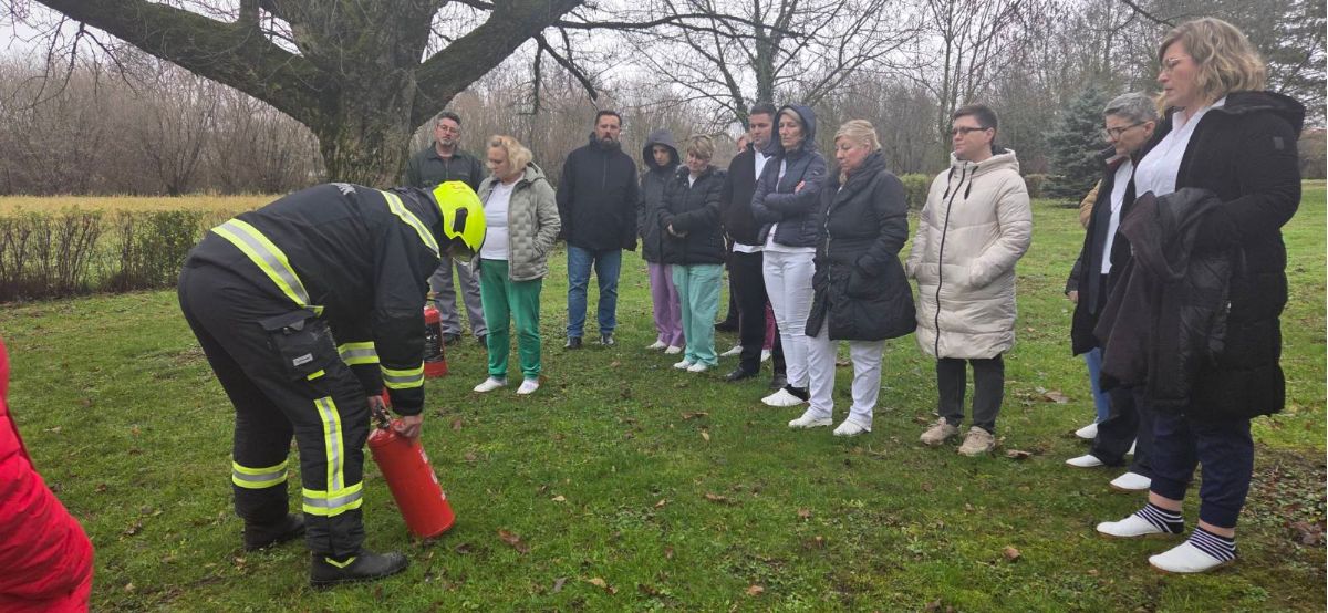 00000904 img e99b3c789528a7baf6107cb9edbacc68 v