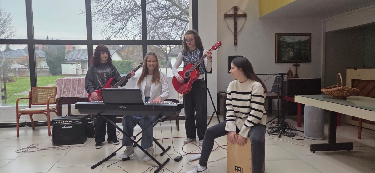 00000918 img 0e44e6705e74875c265e4b64422a753f v